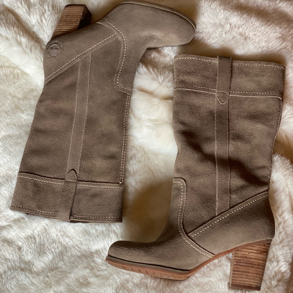 Timberland waterproof boots! Like new! Gorgeous taupe color